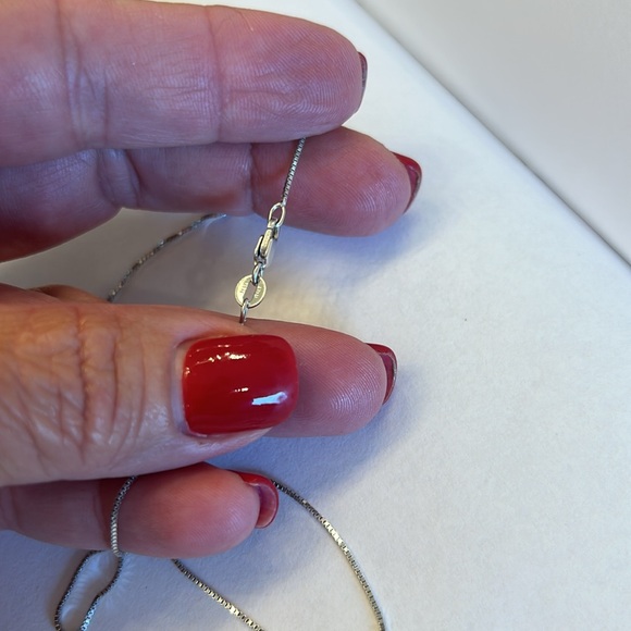 Genuine, pearl and diamond drop pendant with sterling silver box chain - Picture 3 of 11